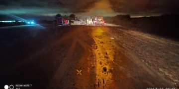 Oliveros: otro camión volcó en autopista y desparramó su carga