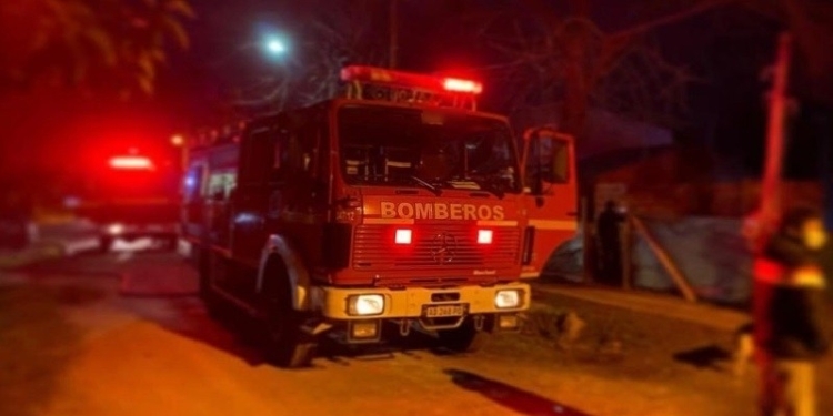 Principio de incendio en una vivienda de Totoras: dos personas atendidas