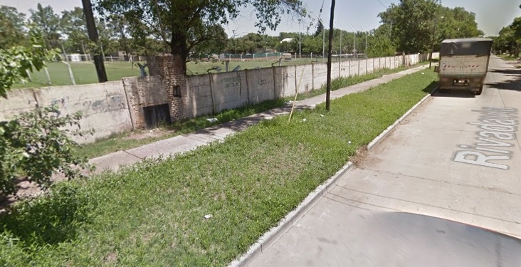 Un joven de 18 años murió al chocar su moto contra el paredón de un club