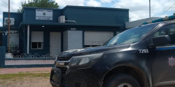 Timbúes: escuchó ruidos en el patio, vino la policía y encontró a un intruso escondido