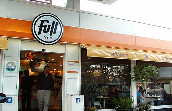 Una vecina de Díaz olvidó su cartera en una YPF y un empleado se la devolvió