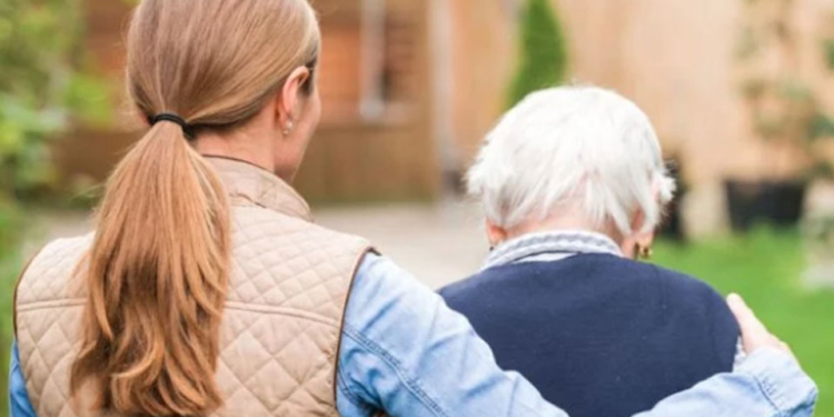 Abrió la inscripción al curso para el cuidado de adultos mayores