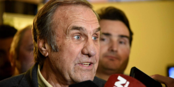 Se agravó el cuadro de Reutemann y se le practicó una endoscopía