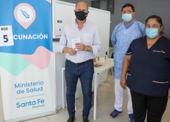 El gobernador Perotti se vacunó contra el Covid: “Me tocó el turno”
