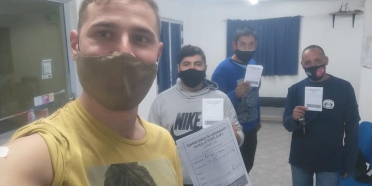 Bomberos de Andino recibieron la primera dosis contra el Covid