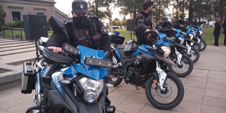 Entregaron nuevas motos policiales que recorrerán las calles de Centeno, Gálvez y Coronda