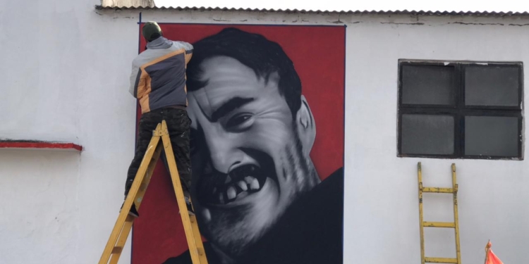 La bondad hecha mural: “Bebé” ya saluda a los vecinos de Gaboto desde el club