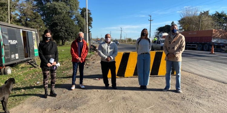 La Ribera: colocaron bloques de cemento para que los camiones no copen la banquina