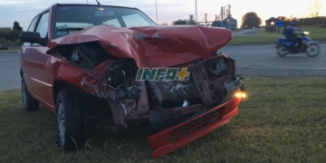 Cruce a Gaboto sin luces: fuerte choque entre auto y camión