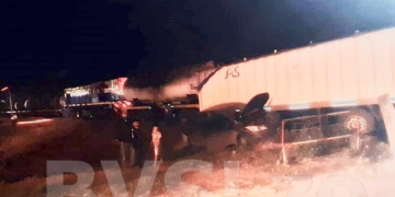 Un tren arrolló a un camión y a un auto: de milagro no hubo heridos