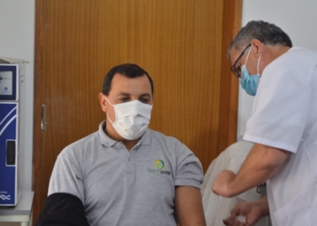 Juan Pío Drovetta recibió la vacuna en Serodino: «Contento por recibirla sin privilegios»