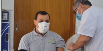 Juan Pío Drovetta recibió la vacuna en Serodino: «Contento por recibirla sin privilegios»