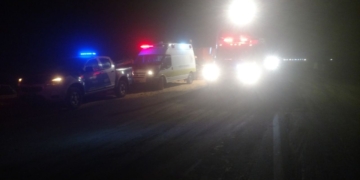 Totoras: un camión volcó en Ruta 91 y su chofer sufrió fracturas