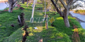 Volvió a ceder la barranca en la Boca de Monje y arrastró postes de contención