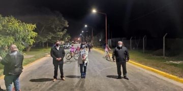 Timbúes: inauguraron 11 cuadras con Iluminación LED y cordón cuneta