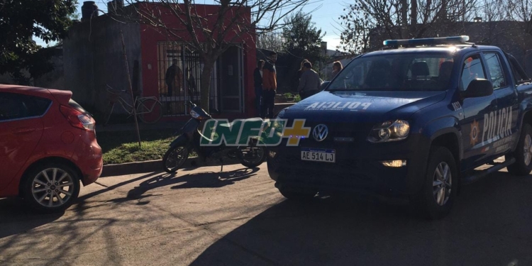 Violento robo en Maciel: ladrón amenazó a una joven y se llevó 10 mil pesos de una librería