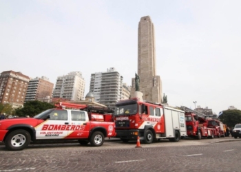 Bomberos Voluntarios fueron incluídos como prioritarios para recibir la vacuna anti Covid