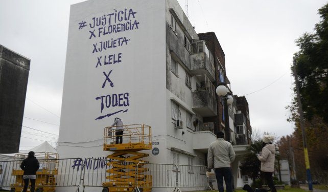 Un homenaje a Messi en Rosario se convirtió en reclamo de Justicia por Flor y Lele