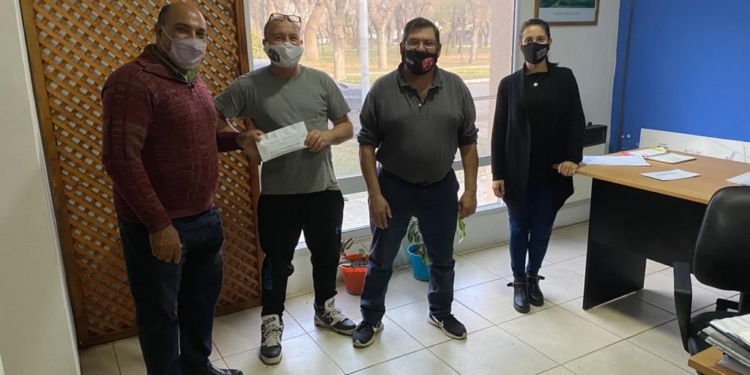 Más cerca del sueño: bomberos de Andino recibieron otro aporte para la autobomba