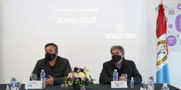 Cultura en Centeno: el Ministro Llonch visitó el pueblo, entregó un aporte y dialogó sobre proyectos