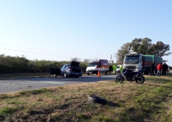 Monje: un auto despistó en autopista, cruzó de carril y una mujer resultó lesionada