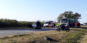 Monje: un auto despistó en autopista, cruzó de carril y una mujer resultó lesionada