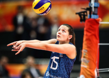Vóley: Antonela Fortuna tuvo su debut olímpico ante Estados Unidos