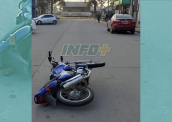 Barrancas: se le cruzó un perro y cayó de su moto a metros del cajero