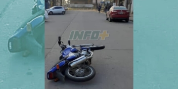 Barrancas: se le cruzó un perro y cayó de su moto a metros del cajero