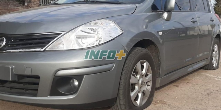 Le tajearon las cuatro ruedas a un auto que estaba estacionado en Monje