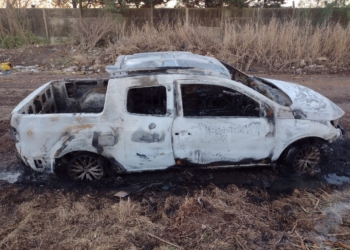 «Entradera» en una empresa: robaron una camioneta y la incendiaron 