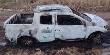 «Entradera» en una empresa: robaron una camioneta y la incendiaron 