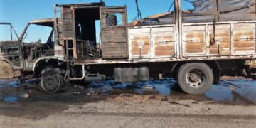 Bomberos de Oliveros sofocaron las llamas de un camión en Timbúes
