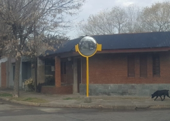 Seguridad vial: Totoras suma espejos en las esquinas de la ciudad