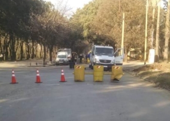 Temor por un gran fuga de gas tras la rotura de un caño en la vía pública