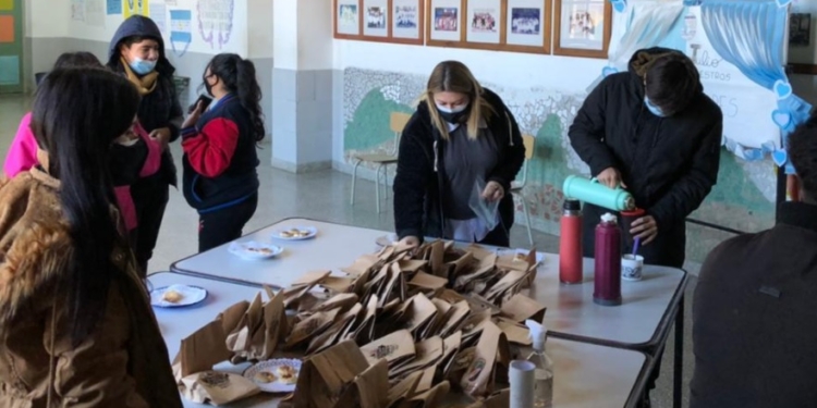 Cientos de alumnos de Timbúes recibieron un nuevo pago por becas