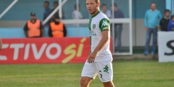 El totorense Nicolás Domingo vuelve a Banfield