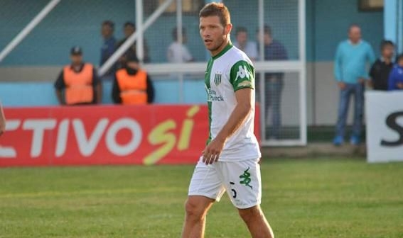 El totorense Nicolás Domingo vuelve a Banfield
