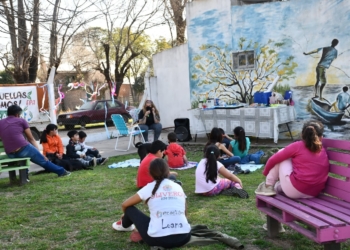 Puerto Aragón: 30 niños disfrutaron de una tarde de lectura y cuidado ambiental