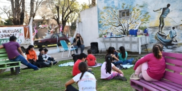 Puerto Aragón: 30 niños disfrutaron de una tarde de lectura y cuidado ambiental