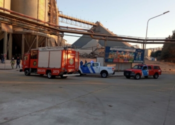 Luego de 4 horas, rescataron al segundo operario de Bunge tras el derrumbe