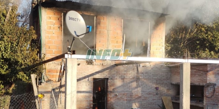 Pérdidas totales tras el incendio de una casa en Pueblo Andino