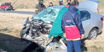 Accidente fatal: un hombre murió en autopista tras chocar con un camión