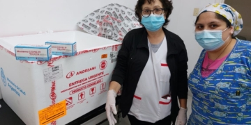 Maciel recibió la vacuna Moderna para menores y para combinar con Sputnik