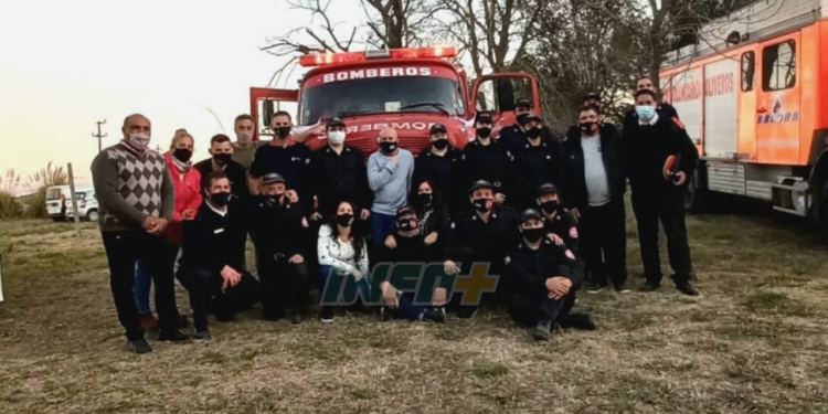 De festejo: los Bomberos de Andino recibieron su primera autobomba
