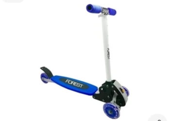 Tomi tiene 7 años, es de Maciel y le robaron su monopatín: «Tiene mucho valor afectivo»