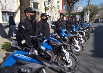 Oliveros, Andino, Totoras y otras localidades recibieron motos policiales