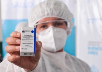 Santa Fe comenzó la aplicación de vacunas Sputnik V producidas en el país