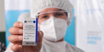 Santa Fe comenzó la aplicación de vacunas Sputnik V producidas en el país