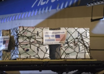 Argentina combinará vacunas para quien no recibió segunda dosis: será opcional